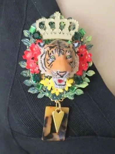 SOLD! 6070 Baroque 3D Effect Hand Painted Vivid Tiger Flowers Unique Brooch