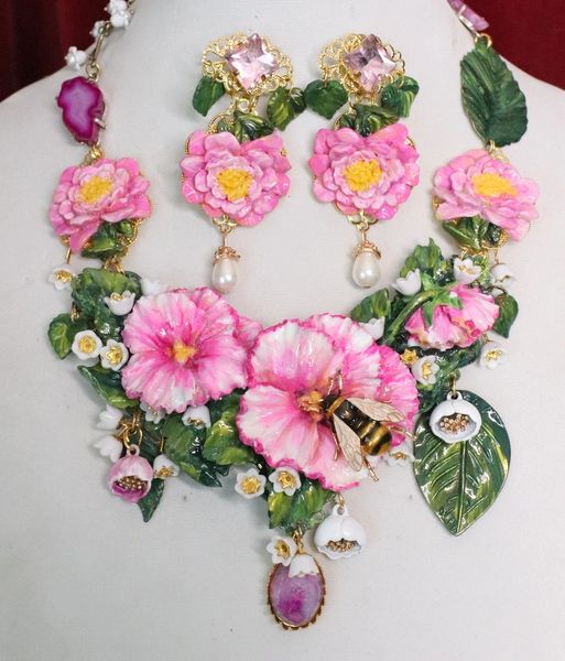 SOLD! 6197 Set Of Hand Painted Vivid Flowers Roses Bee Necklace+ Earrings