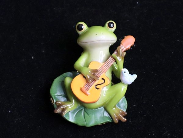 SOLD! 6602 Art Jewelry 3D Effect Adorable Frog Guitar Massive Brooch