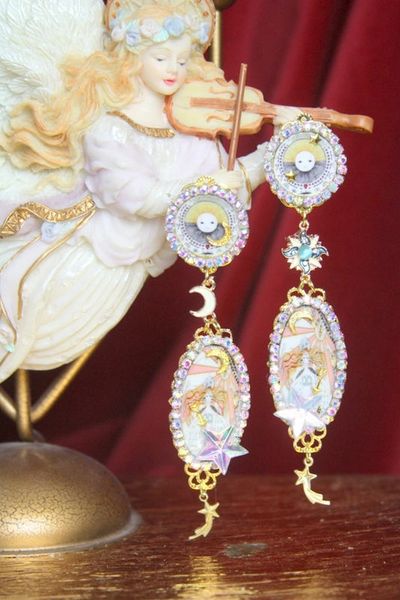 SOLD! 6839 Baroque Art Deco Pattern Sun Moon Light Weight Studs Earrings