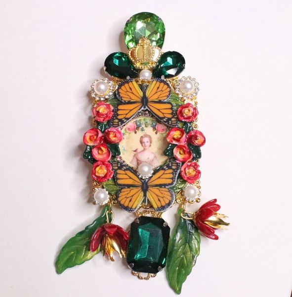 SOLD! 7001 Young Marie Antoinette Butterfly Cameo Brooch