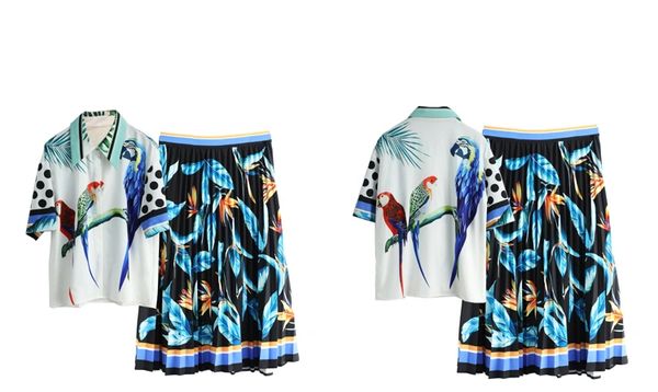 7453 Runway 2020 Tropical Parrot Print Pleated Skirt+ Shirt Twinset