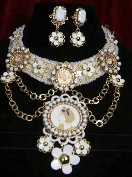 SOLD! 1641 Madam Coco Charms Daisy White Necklace SET