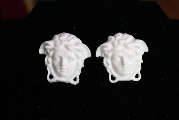 7695 White /architect Head Mythological Earrings Studs