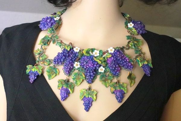 SOLD! 8365 Set Of Art Nouveau Hand Painted Vivid Grapes Bee Necklace+ Earrings