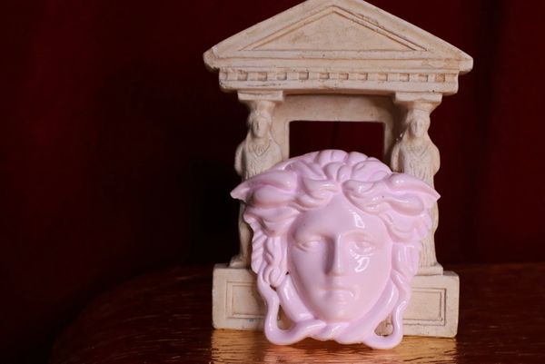 8940 Unisex Mythological Roman Head Light Pink Brooch