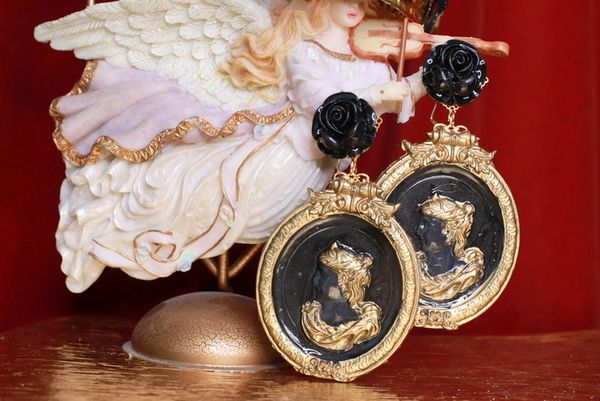 8963 Victorian Cameo Exaggerated Light Weight Theatre Earrings