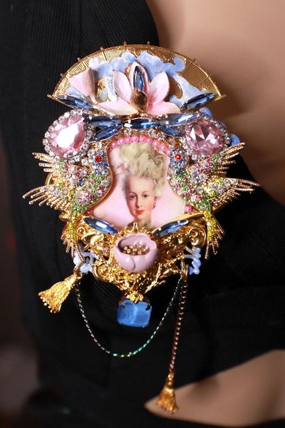 SOLD! 9013 Young Marie Antoinette Victorian Fan Birds Hand Painted Brooch