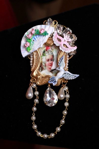 SOLD! 9017 Marie Antoinette Victorian Fan Hummingbird Hand Painted Brooch