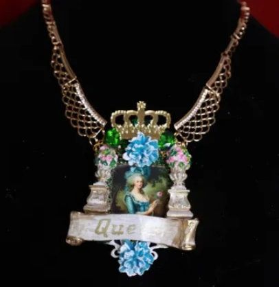 SOLD! 9050 Marie Antoinette Green Queen Banner Massive Necklace