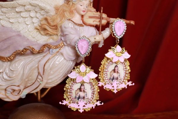 9184 Marie Antoinette Cameo Pink Orchid Studs Earrings