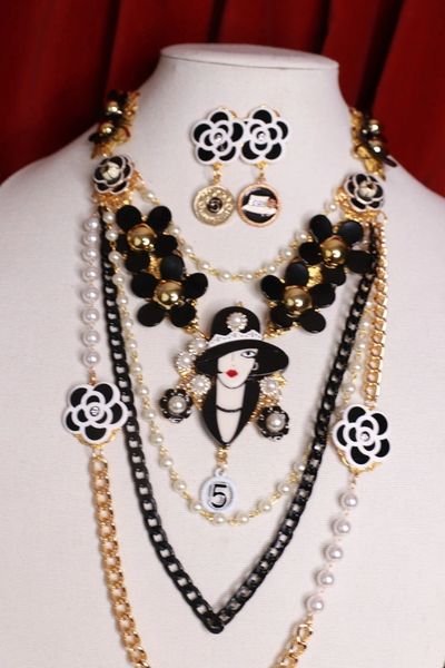 9197 Set Of Great Gatsby Camellias Necklace+ Earrings