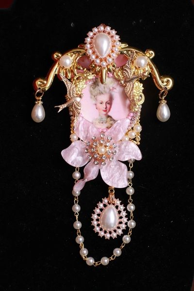 SOLD! 9206 Young Marie Antoinette Pale Pink Brooch