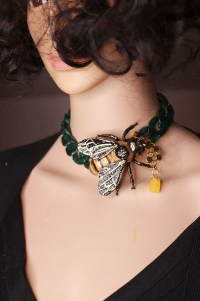 SOLD! 9265 Huge Bee Chained Green Choker