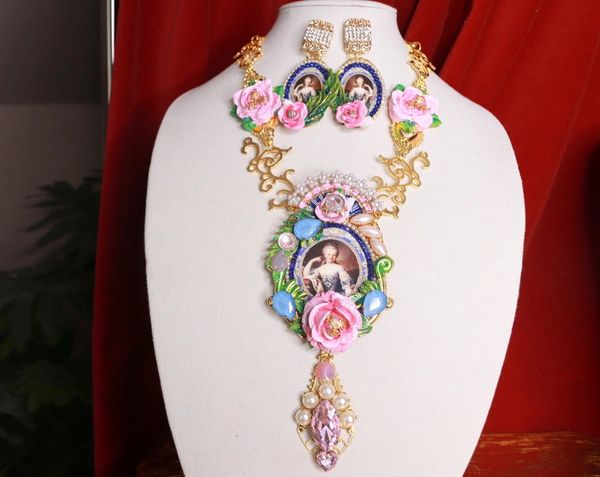SOLD! 9308 Set Of Necklace+ Earrings Young Marie Antoinette Fan