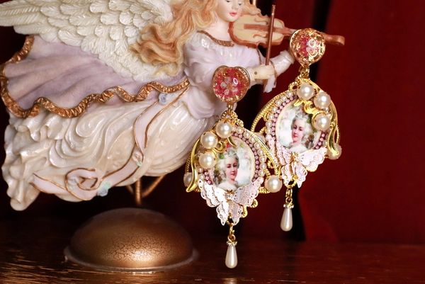 9346 Marie Antoinette Roses Studs Pearl Earrings