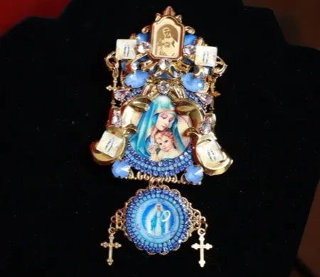 9345 Brooch Pin Virgin Mary Icon