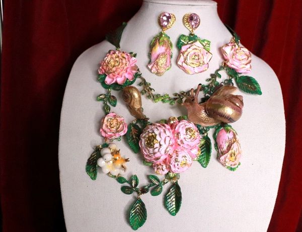 9385 Set Of Art Jewelry Vivid Roses Snails Necklace+ Earrings