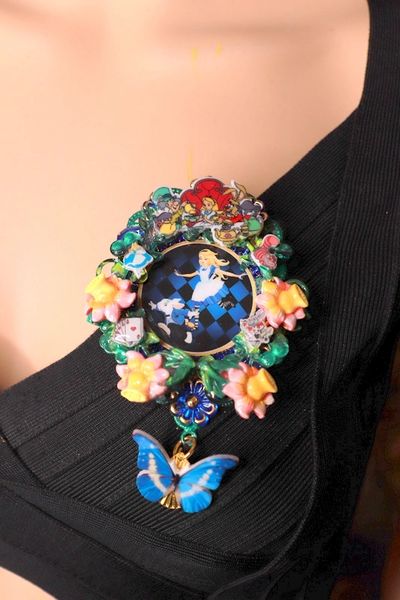 SOLD! 9520 Alice In Wonderland Massive Brooch Pin