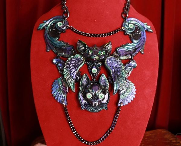 SOLD! 9659 Art Jewelry Dark Series Halloween Bets Iridescent Unusual Necklace