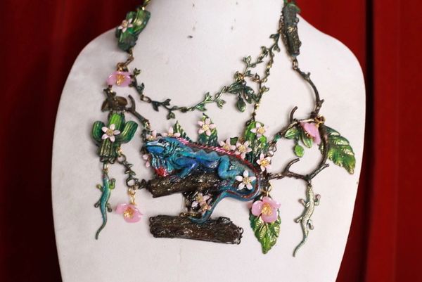 SOLD! 9660 Set Of Genuine Blue Quartz Hand Painted Vivid Iguana Necklace+ Earrings