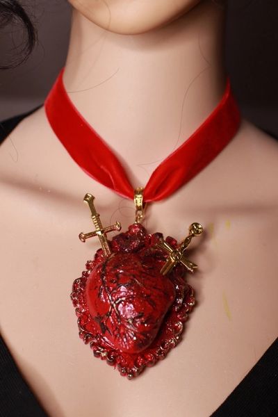 SOLD! 9682 Art Jewelry Fancy Red Heart Choker Unusual 3D Necklace