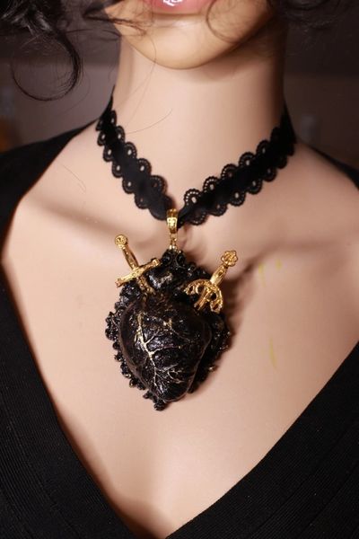 SOLD! 9683 Art Jewelry Fancy Black Heart Choker Unusual 3D Necklace