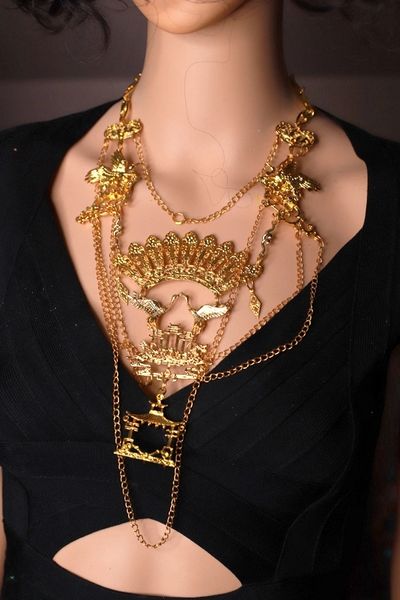 9793 Asian Revival Japanese Gold Tone Massive Necklace