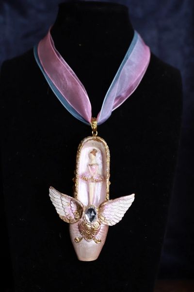 SOLD! 9808 Art Jewelry3D Effect Ballerina Shoe Pink Choker Necklace