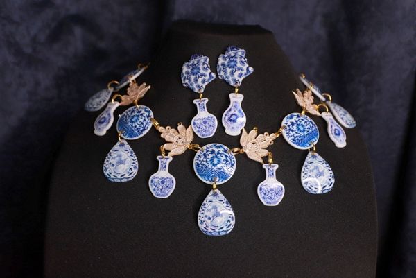 9837 Necklace + Earrings Sicilian Porcelain Print Acrylic Set