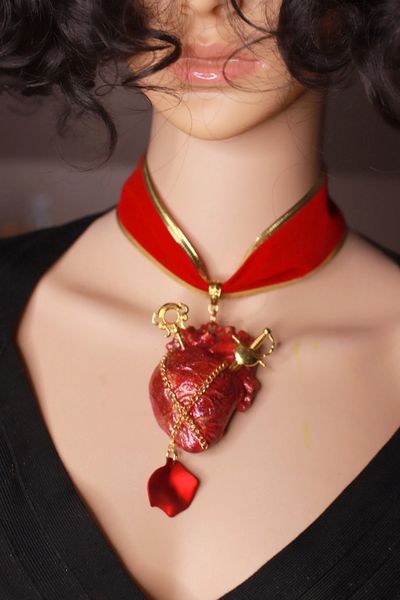 SOLD! 9881Art Jewelry Fancy Red Heart Choker Unusual 3D Necklace