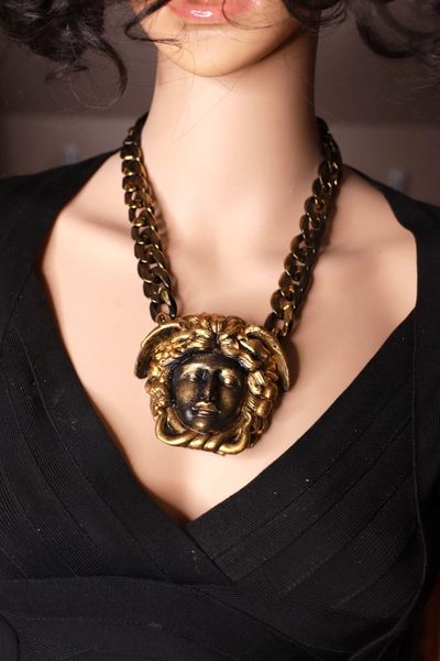 9885 Mythology Head Vintage Style Massive Necklace