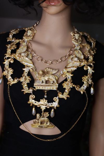SOLD! 9921 Venezia Large Collar Vintage Style Huge Necklace