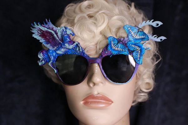 10068 Baroque Pegasus Butterfly Embellished Sunglasses