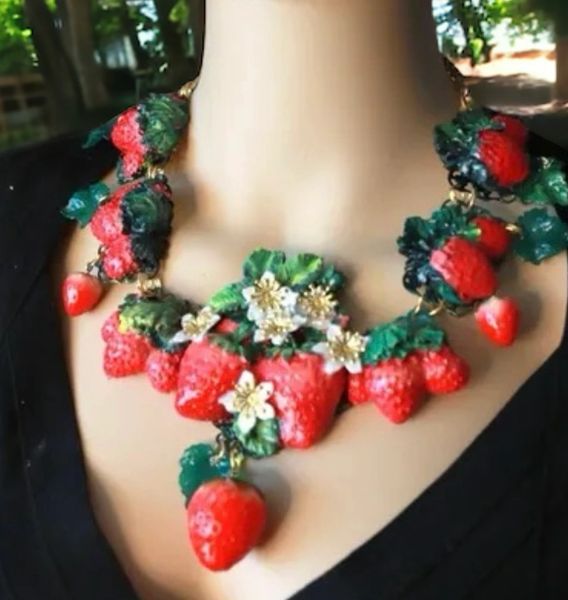 10075 Set Of Earrings+ Necklace Vivid Hand Painted Strawberry