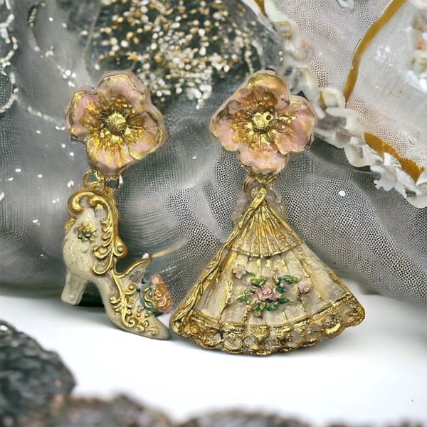 10155 Victorian Marie Antoinette Irregular Fan Earrings Studs