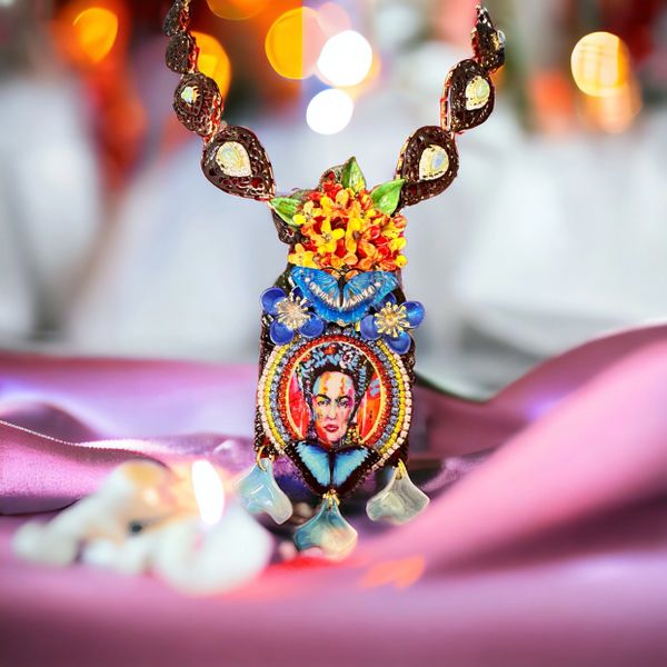 10230 Frida Kahlo Sacred Heart Butterflies Necklace Pendant