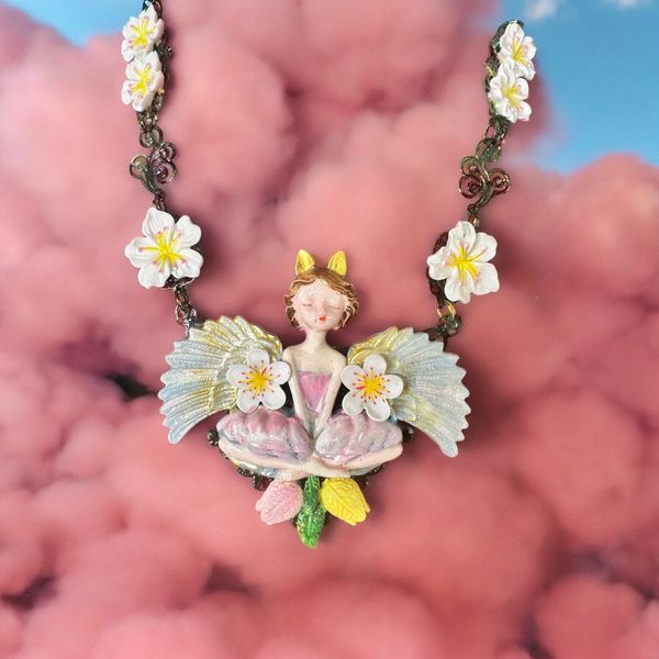 10250 Cartoonish Fairy Flowers Necklace