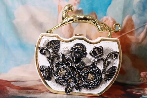 10260 Victorian Boutique Lady Flowers Embellished Handbag
