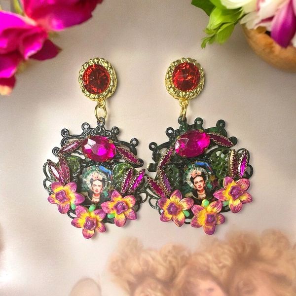 10324 Frida Kahlo Fuchsia Painted Earrings