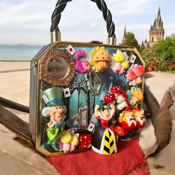 10378 Alice In Wonderland Boutique Style Handbag