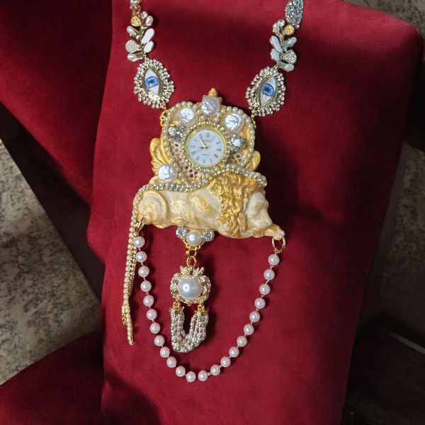 10385 Baroque Watch Vintage Style Lion Necklace