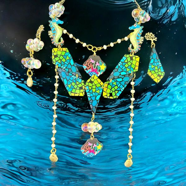 10400 Set Of Necklace+ Earrings Acrylic Seahorses Vacation Nautical