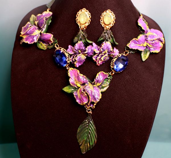 SOLD! 10463 Art Nouveau 3D Effect Iris Flower Statement Necklace