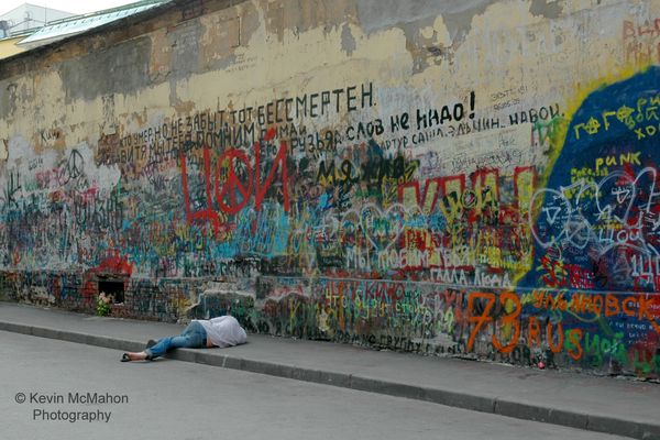 Moscow, Viktor Tsoi Memorial, drunk, passed out