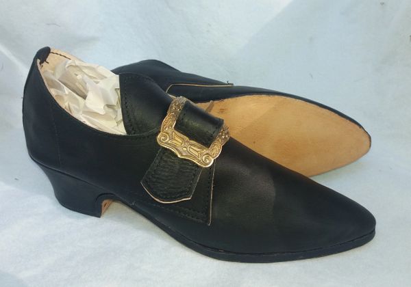 18th Century Colonial Women�s Black Leather Shoes with