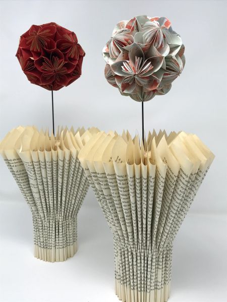 The Classics book vase and flower ball