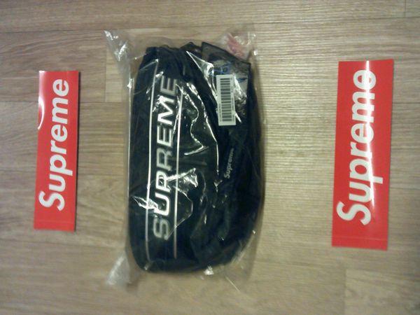 Supreme FW23 Waist Bag Black BNWT With Original Packaging 3D Logo