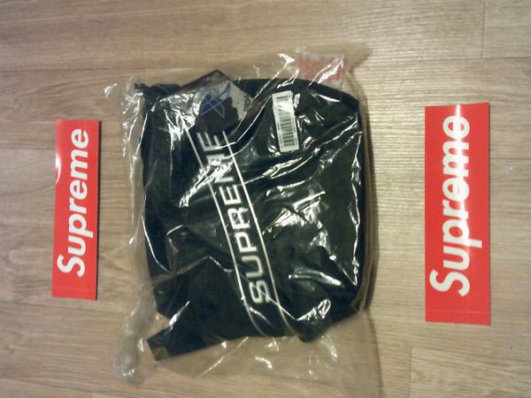 Supreme FW23 Shoulder Bag Black BNWT With Original Packaging 3D Logo