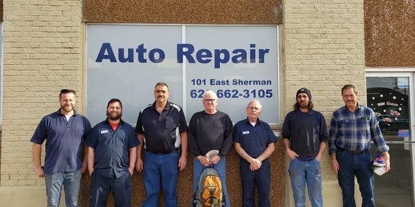 Picture of employees of Bob Goertz Auto Left to Right, Darren, Jordan, Joe, Jake, Rodney, Jim, Bob